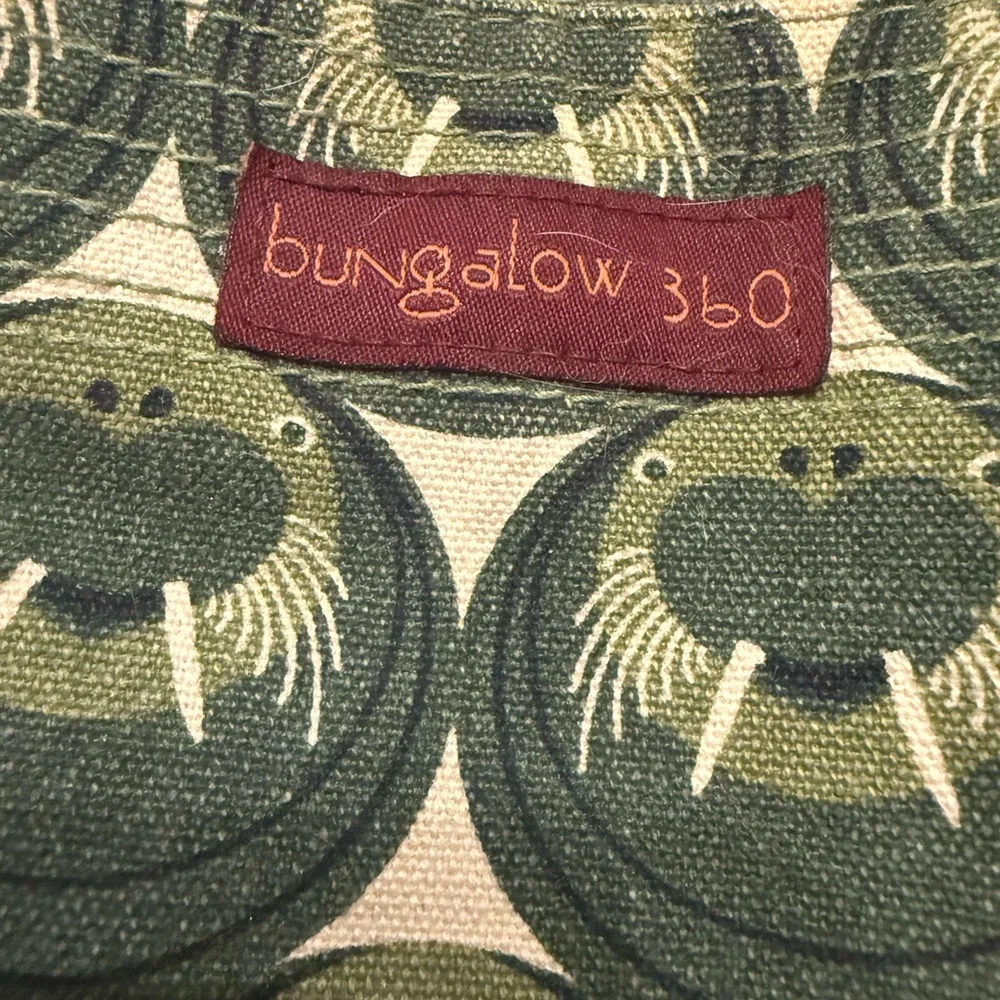 Bungalow 369 Green Walrus Bag - Picture 2 of 4
